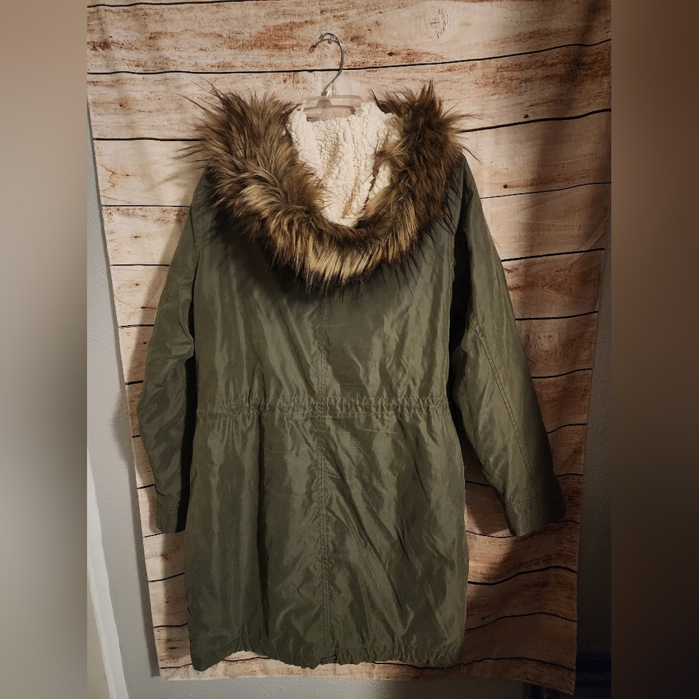 Abercrombie & Fitch Khaki Utility Jacket with Faux Fur Hood - Picture 10 of 13